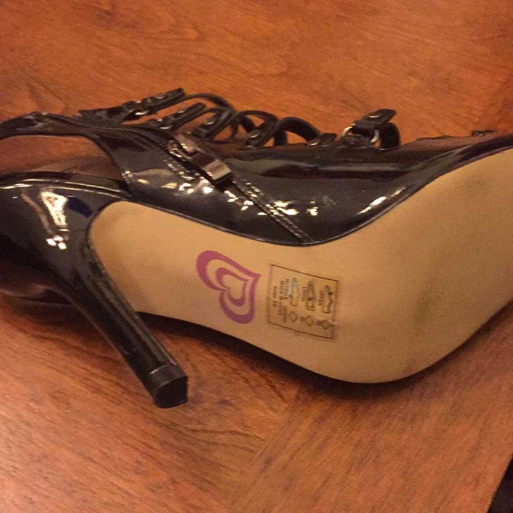 Shoes:size ten - Picture 6 of 6